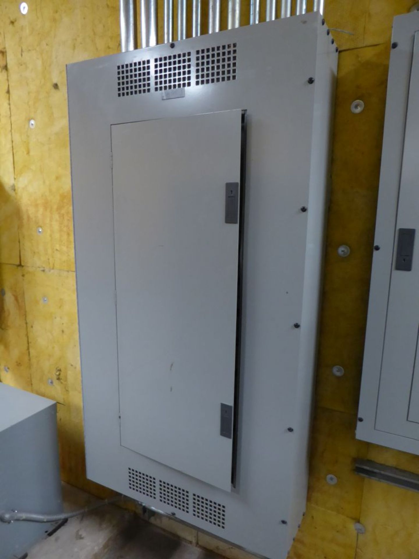 Siemens S4 400A Panelboard with 13 Circuit Breakers 480Y/277V, 3PH