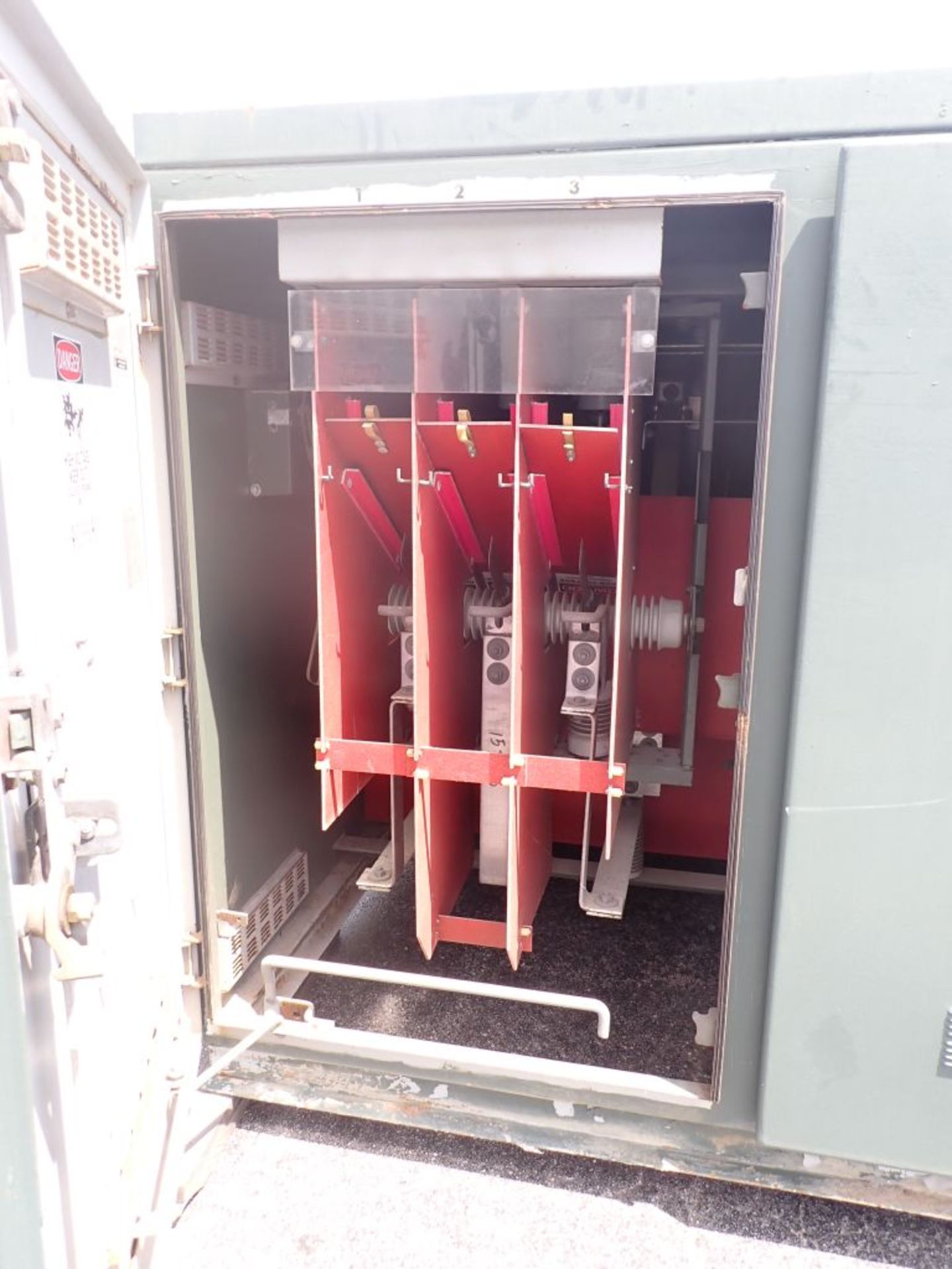 S&C 13.8KV Pad-Mount Switch Cat No. CD616912-5100, 13.8KV, 600A (SKU: 110105)