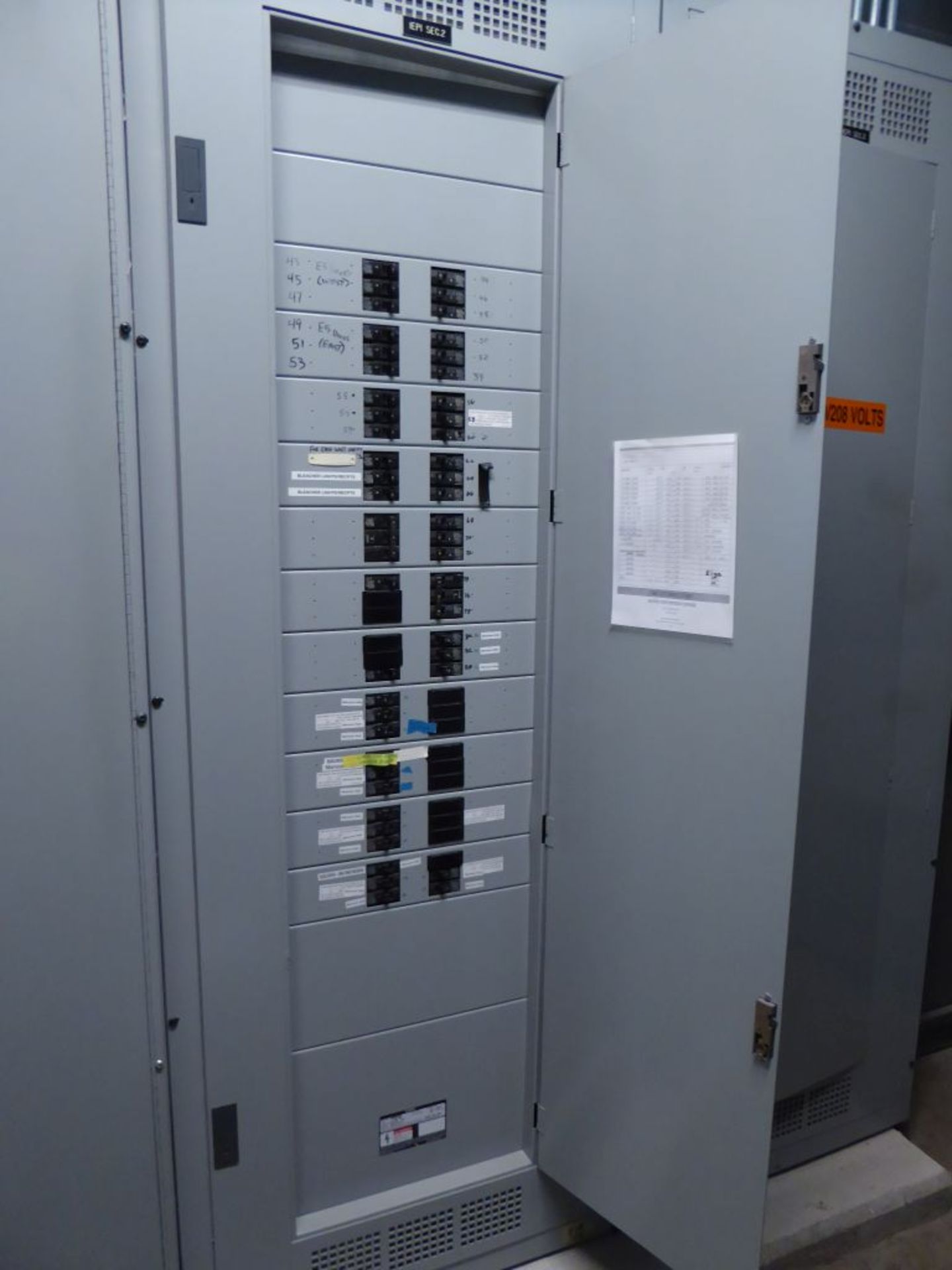 Lot of 3 400A Siemens S4C9 Panelboards w/ Circuit Breakers Panel 1 Meter & Main