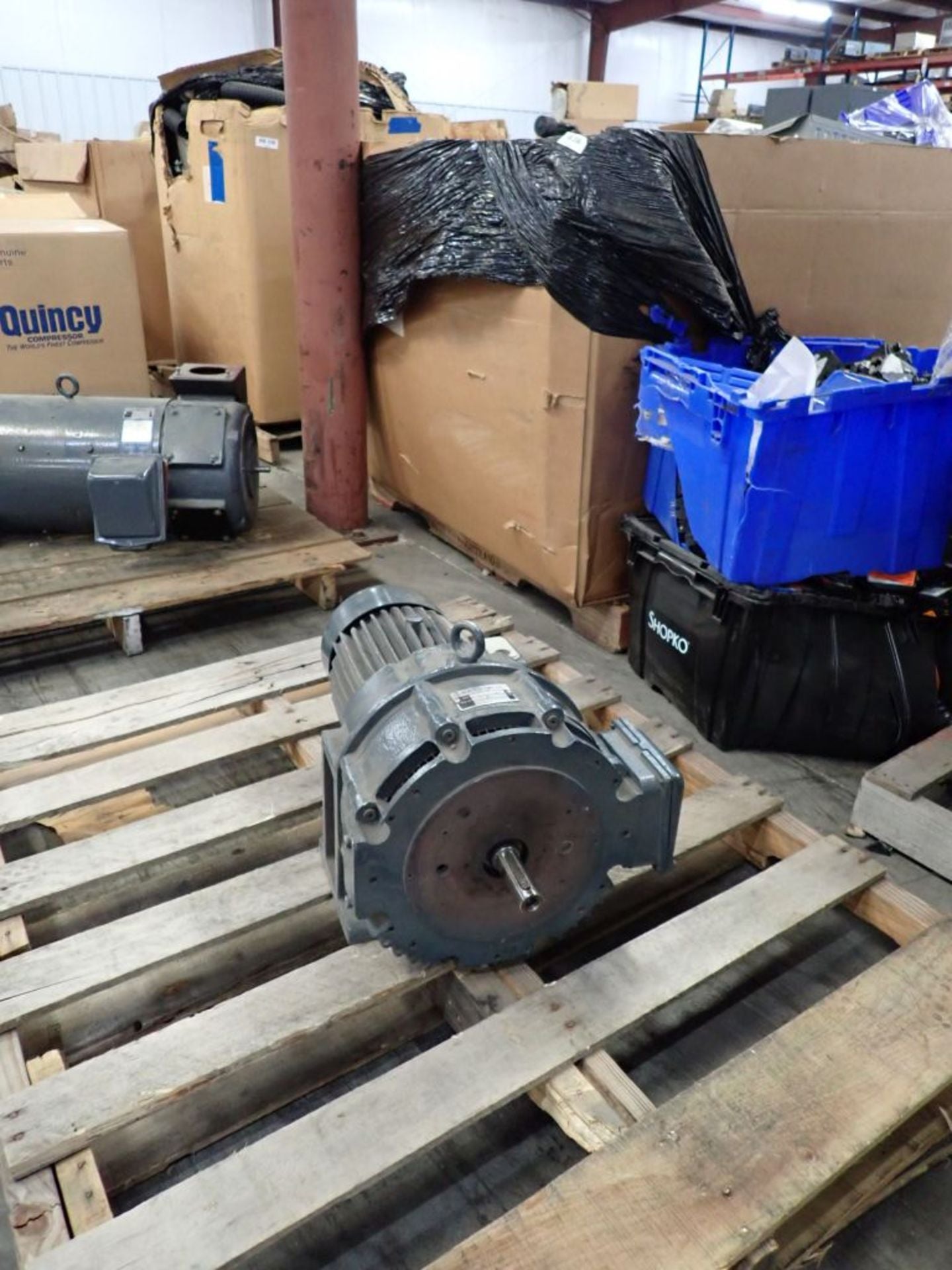 Stromag Motor w/ Gear box 100L 28-RFA4C 1710 RPM 380V 8.2A