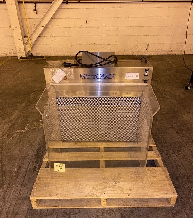 Baker MicroGard Enclosure Fume Hood 115V 10.0Amps(S6LLST1028)