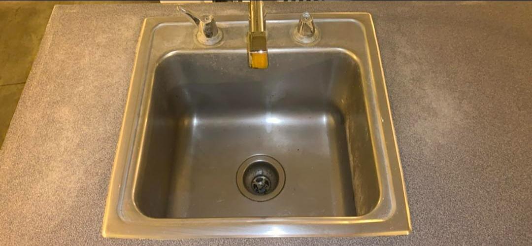 8" Lab Casework Laminate w/ Epoxy Top & Stainless Sink(S6LLST0522)