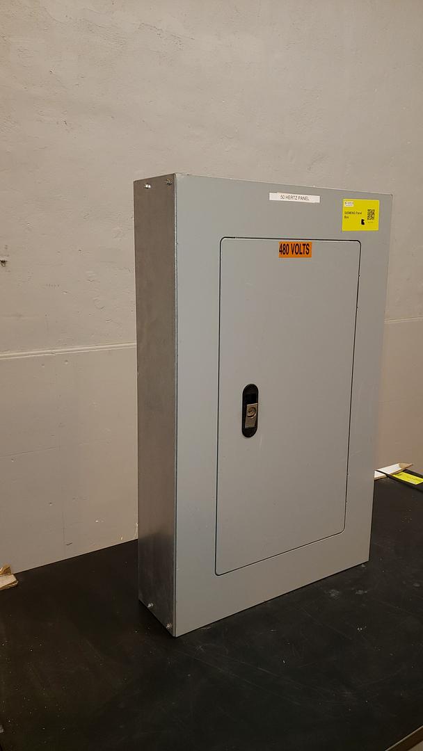 SIEMENS 250A Panelboard 480V, 277V, 3PH P1E18MC250A(S6LLST3621)