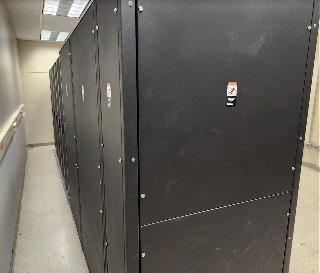APC Switchgear 800A 3 Section 480V APC 4 Breaker PJ800(S6LLST9270)