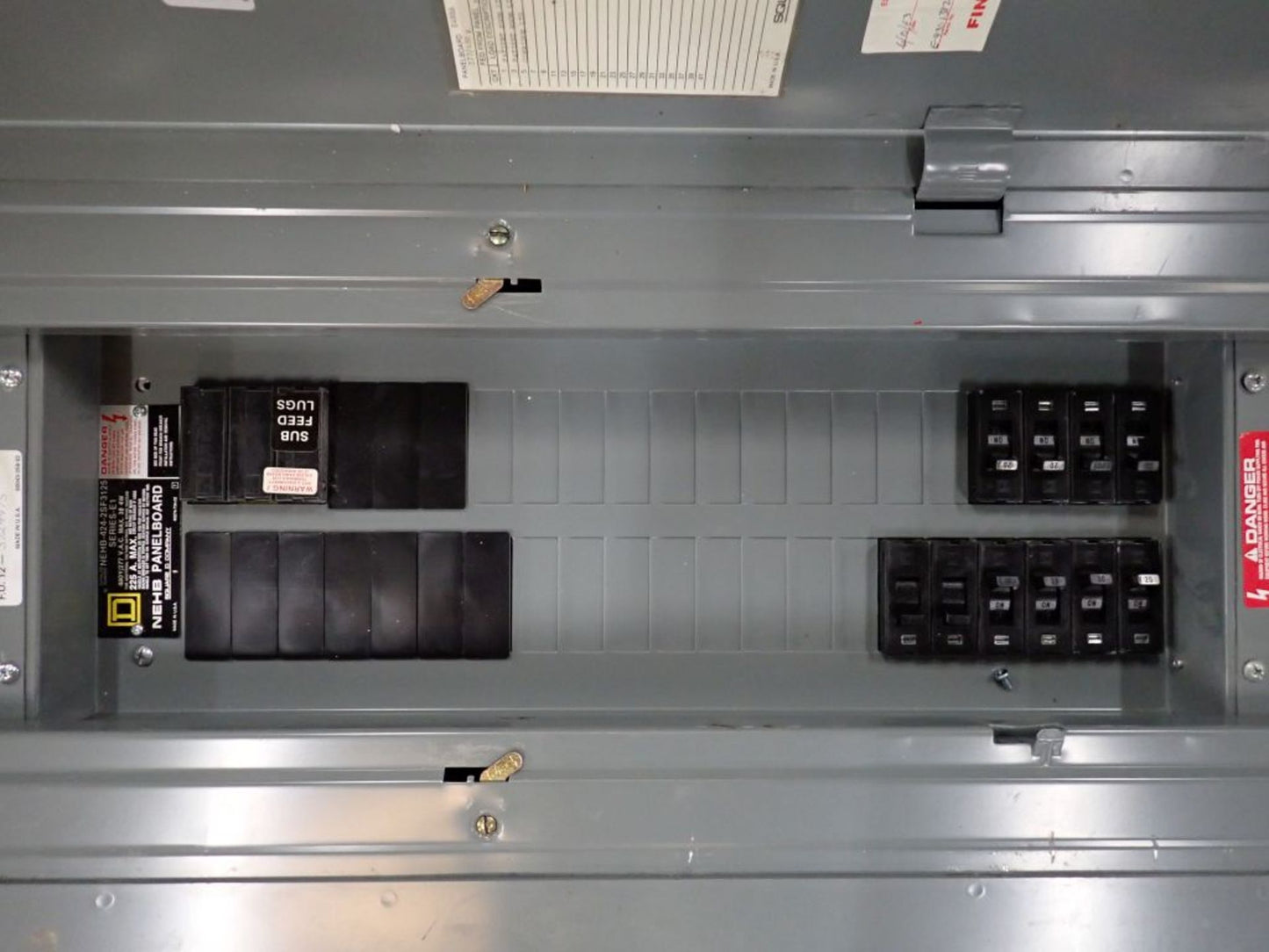 Square D 225A NEHB NEHB-424-2SF3125, 225A, 480Y/277V, 3PH Panelboard w/ Circuit Breakers & 2 Mains