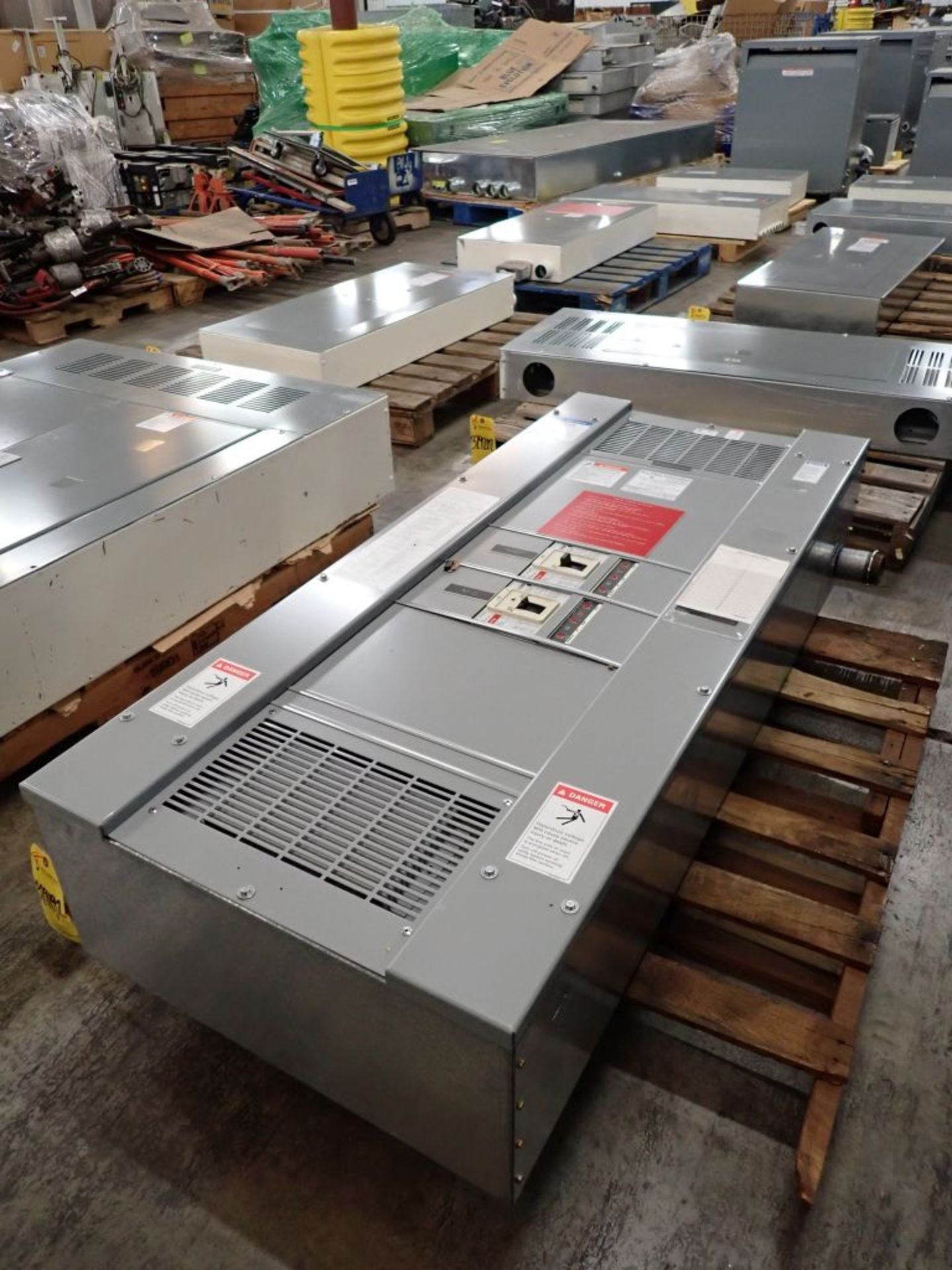 Eaton/Cutler Hammer MBP Pow-R-Line 400A Panelboard 480Y/277V Maintenance Bypass