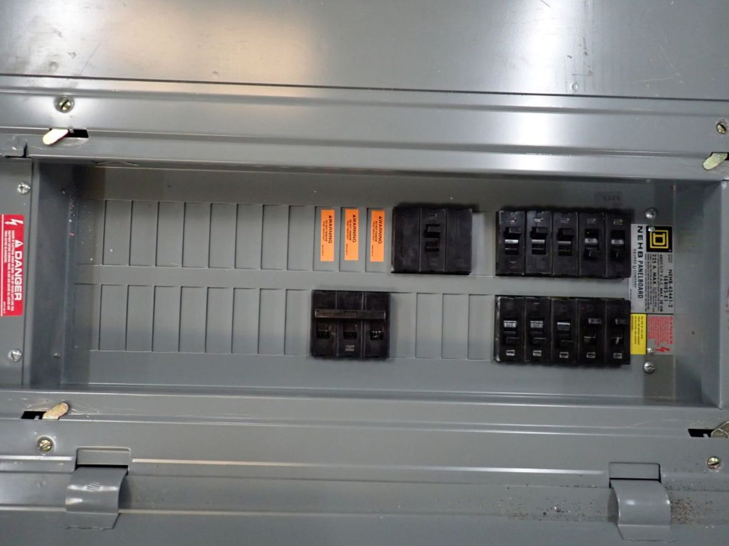 Square D 225A NEHB Panelboard NEHB-42441-2 480Y/277V, 3PH w/ Circuit Breakers & Main