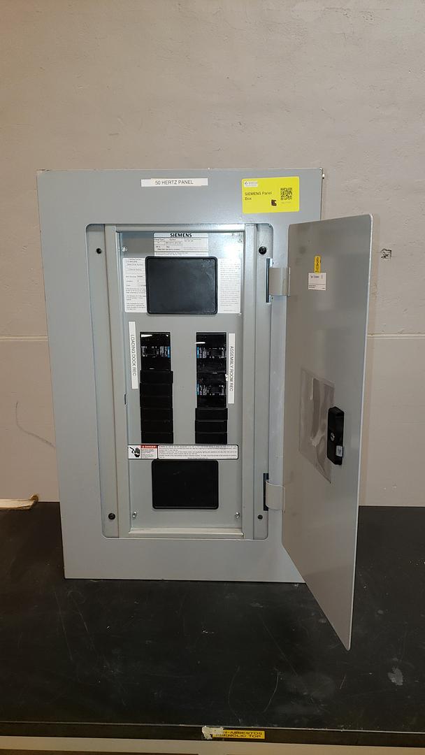 SIEMENS 250A Panelboard 480V, 277V, 3PH P1E18MC250A(S6LLST3621)