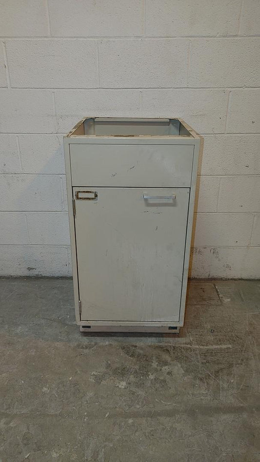 18" St Charles Casework S6LLST11863(S6LLST11863)