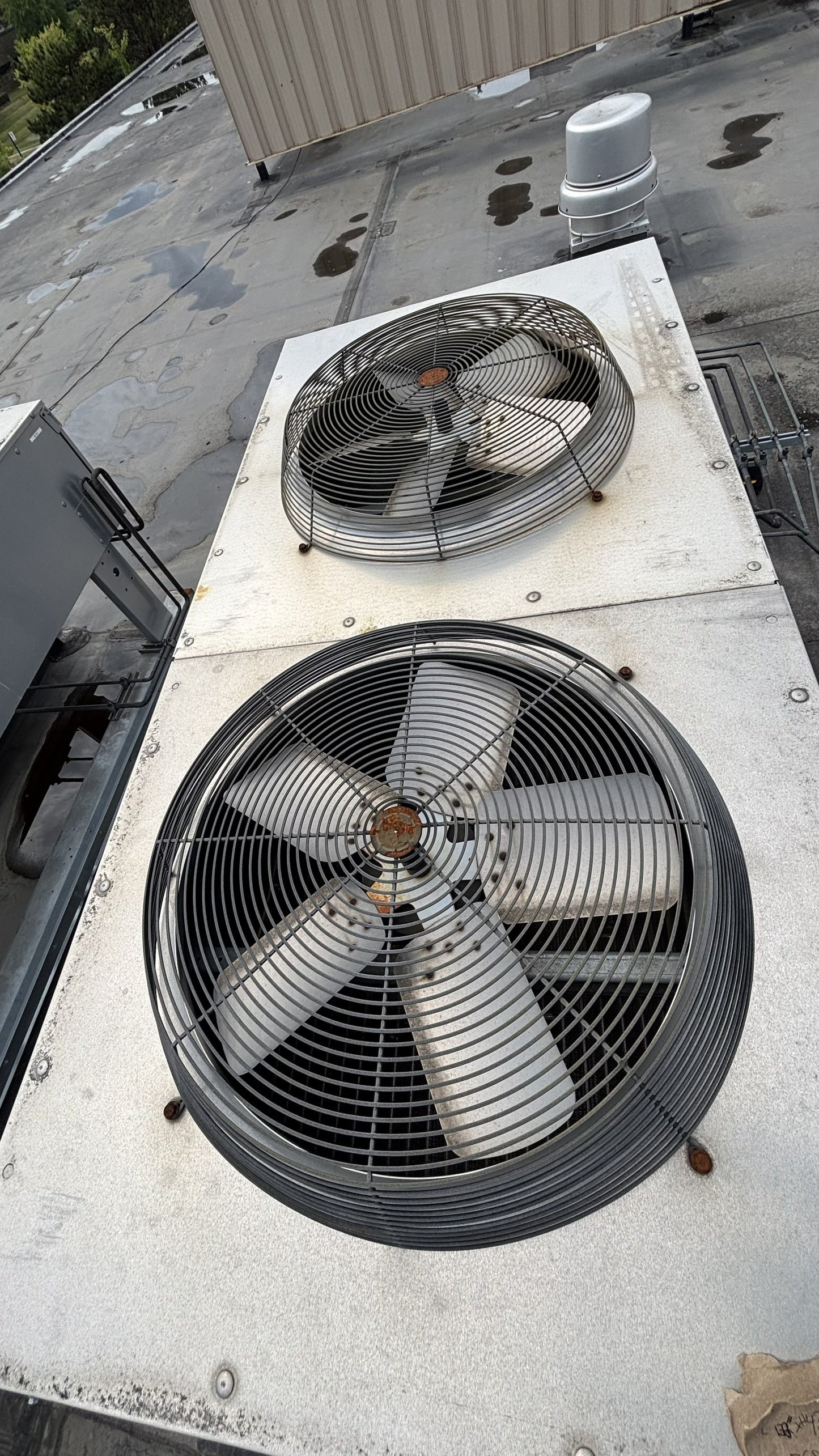 Liebert TCDV205-A Outdoor Air Cooled Condenser 2-Fan 460V 3PH Data Center