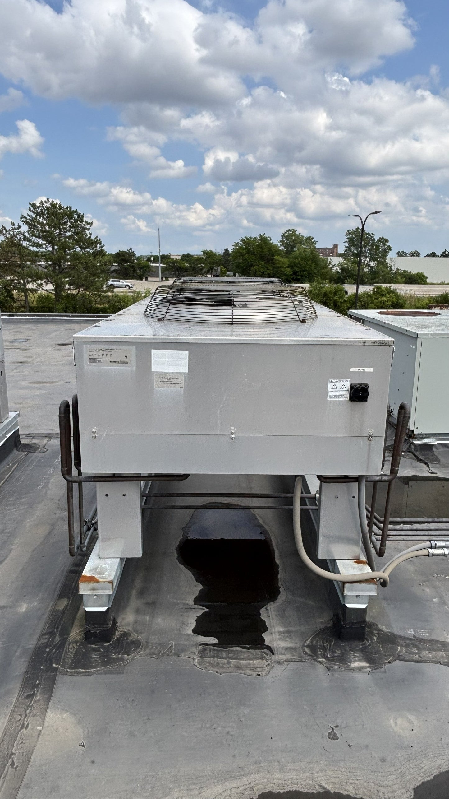 Liebert TCDV205-A Outdoor Air Cooled Condenser 2-Fan 460V 3PH Data Center