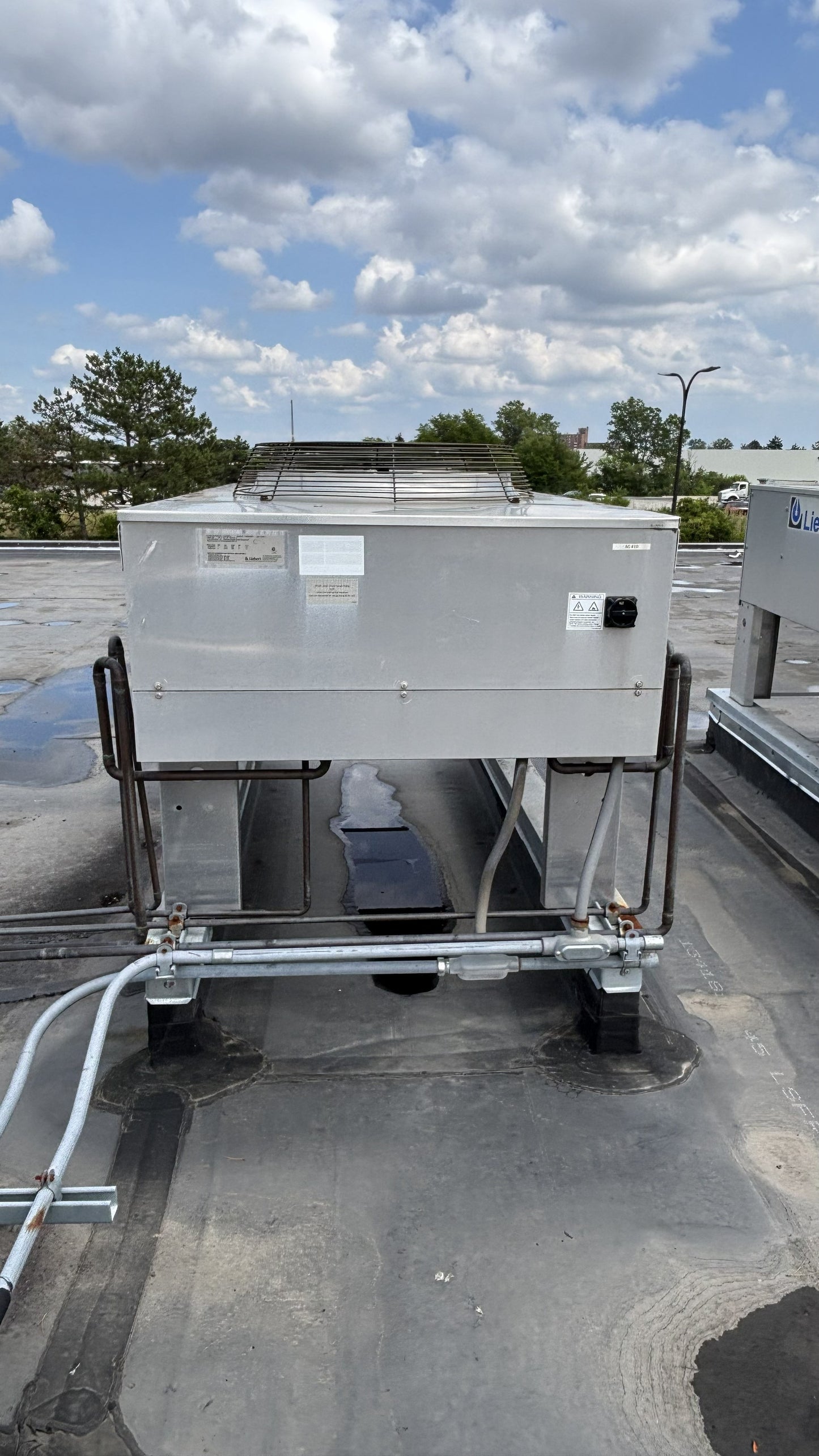 Liebert TCDV205-A Outdoor Air Cooled Condenser 2-Fan 460V 3PH Data Center