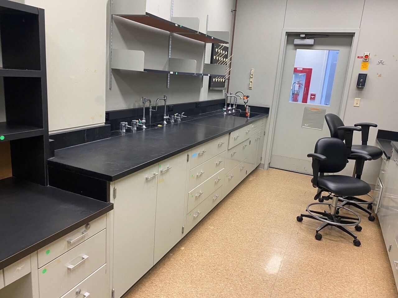 Lab Casework / Fume Hood Design & Consultation(100352)