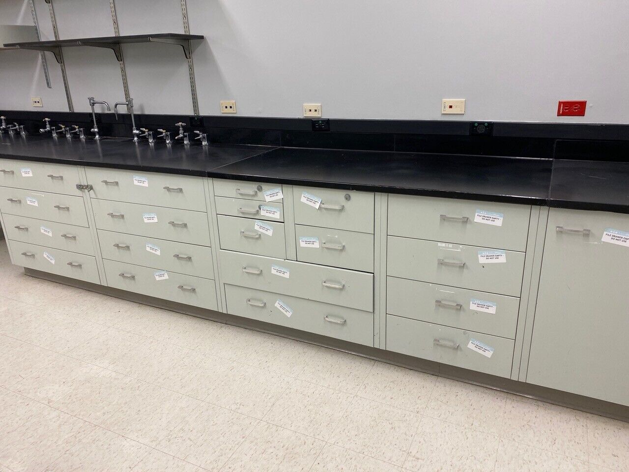 Lab Casework / Fume Hood Design & Consultation(100352)