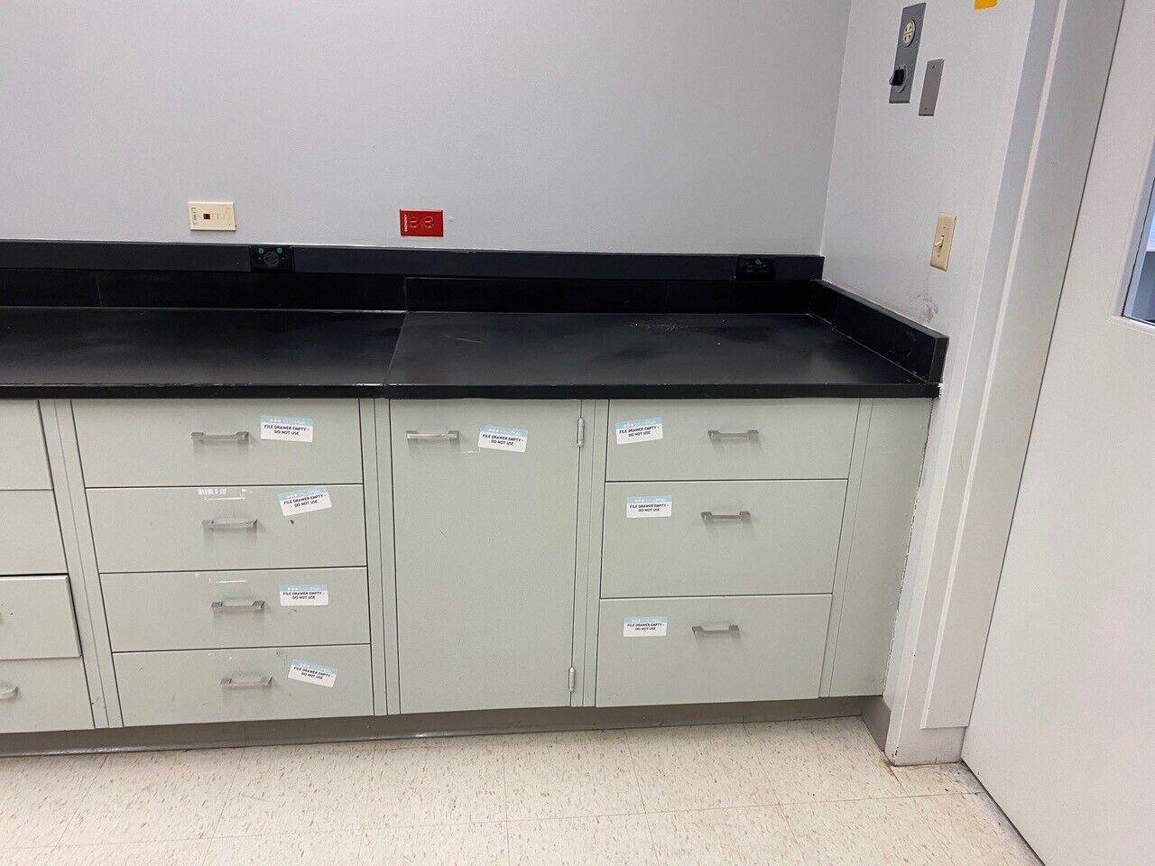 Lab Casework / Fume Hood Design & Consultation(100352)