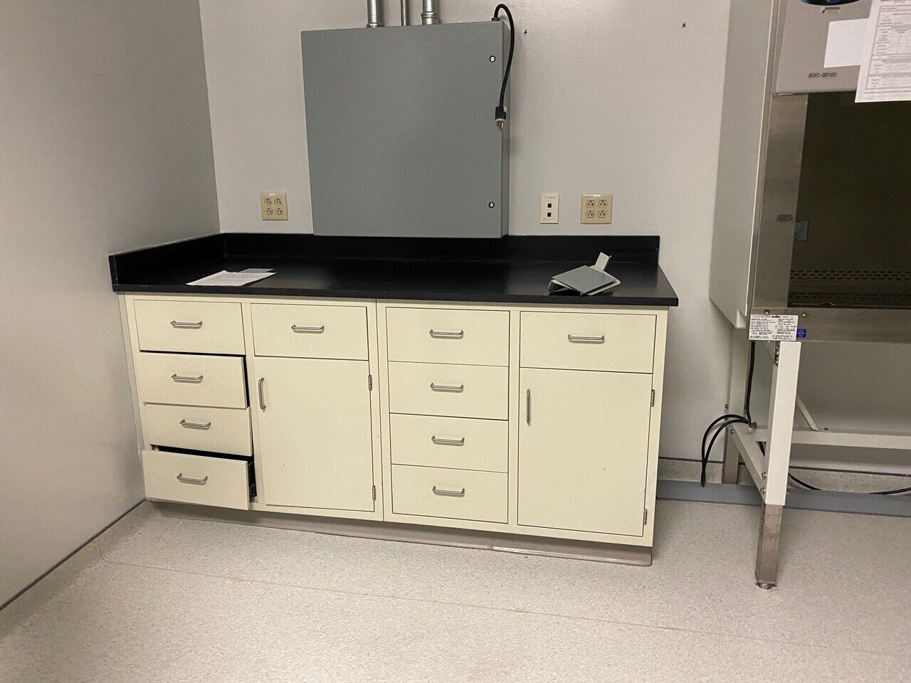 Lab Casework / Fume Hood Design & Consultation(100352)
