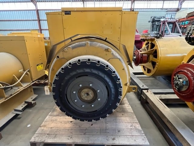 New Surplus Caterpillar 650KW Generator End - DPC1193