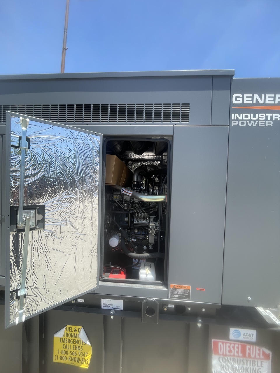 New 30KW Generac Diesel Generator 120/240VAC 3PH 2.2L Eng 190 Gal Tank